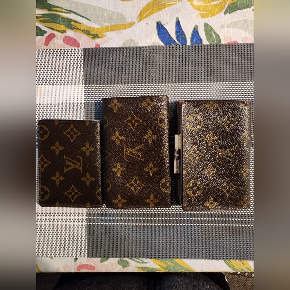 🔥BUNDLE 3 Authentic LOUIS VUITTON Wallets 🔥Great deal! Don't miss this chance! - Picture 2 of 16